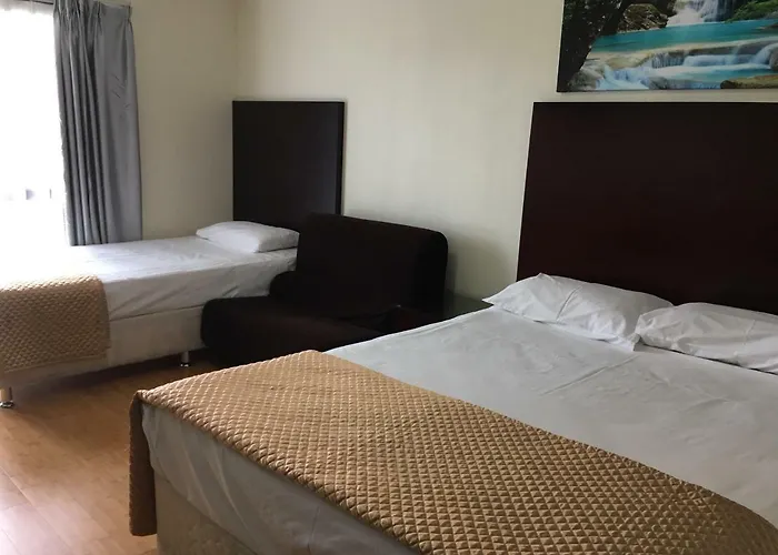 Centenary Motor Inn